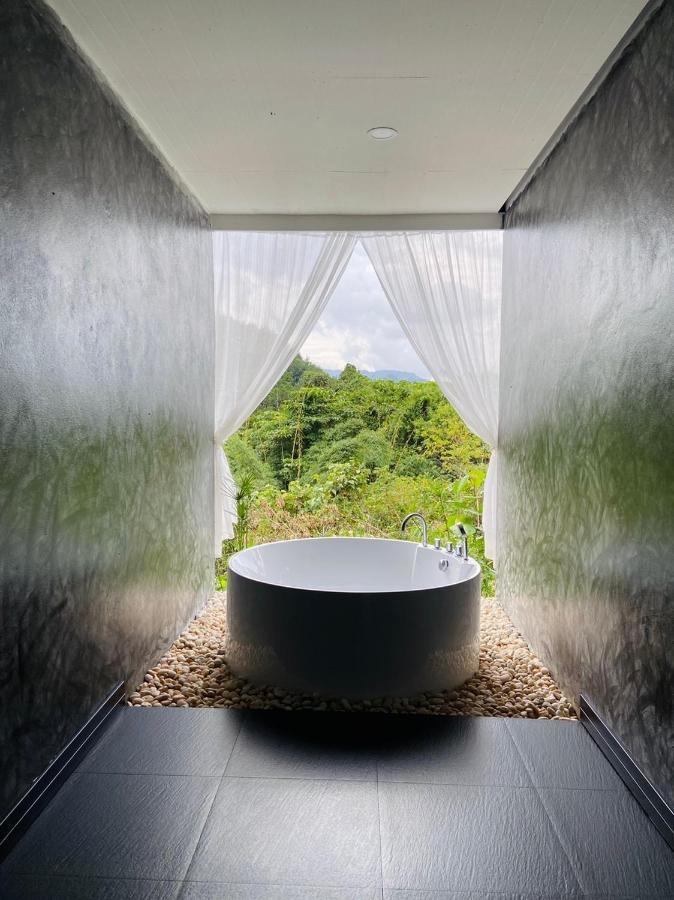 Hotel Tanoshi Glamping In Khao Sok à Khao Sok National Park Extérieur photo