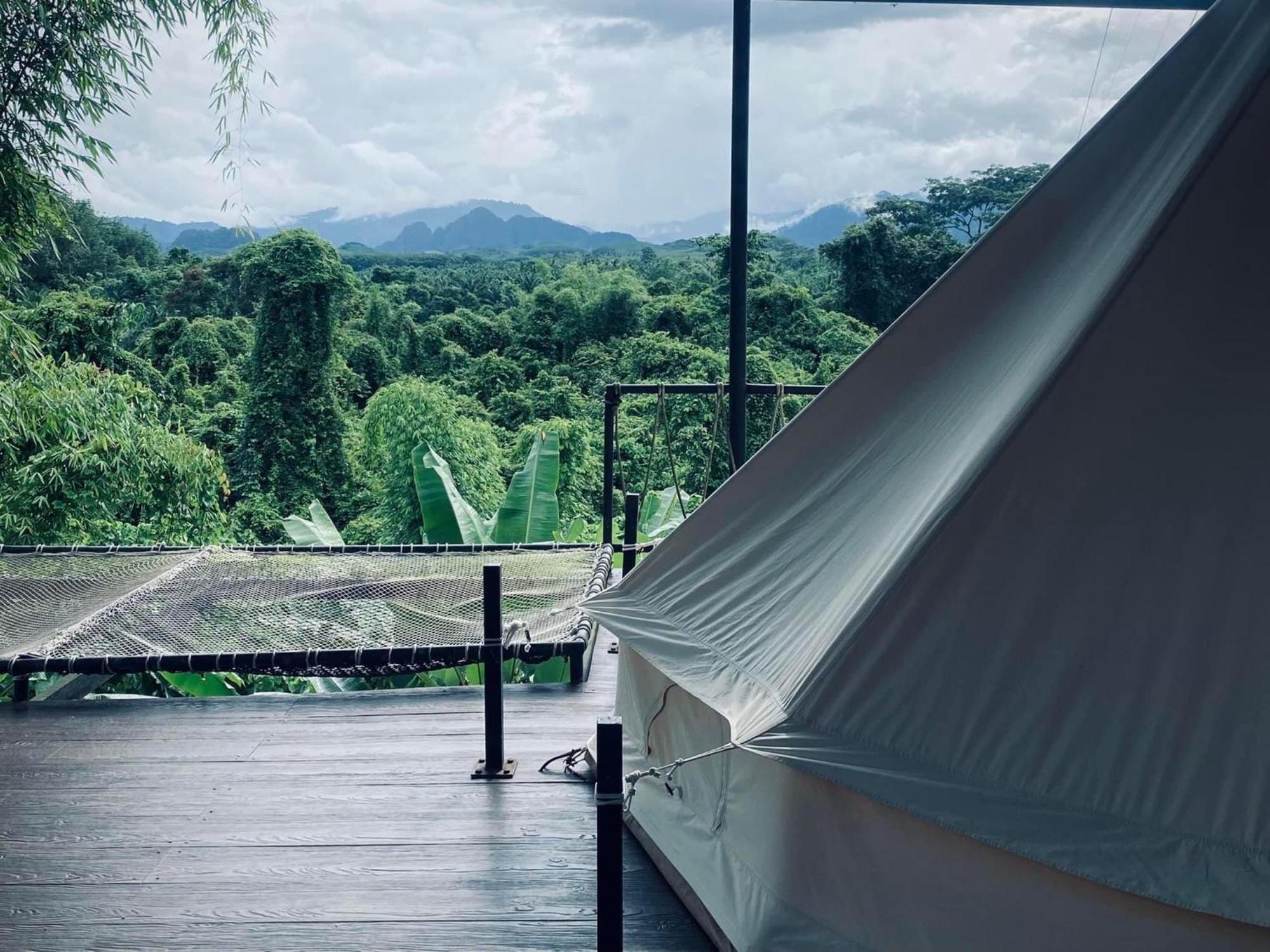 Hotel Tanoshi Glamping In Khao Sok à Khao Sok National Park Extérieur photo