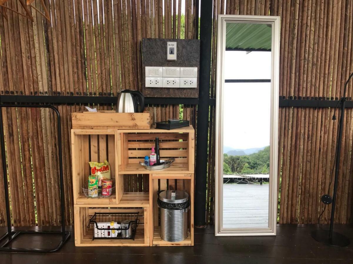 Hotel Tanoshi Glamping In Khao Sok à Khao Sok National Park Extérieur photo